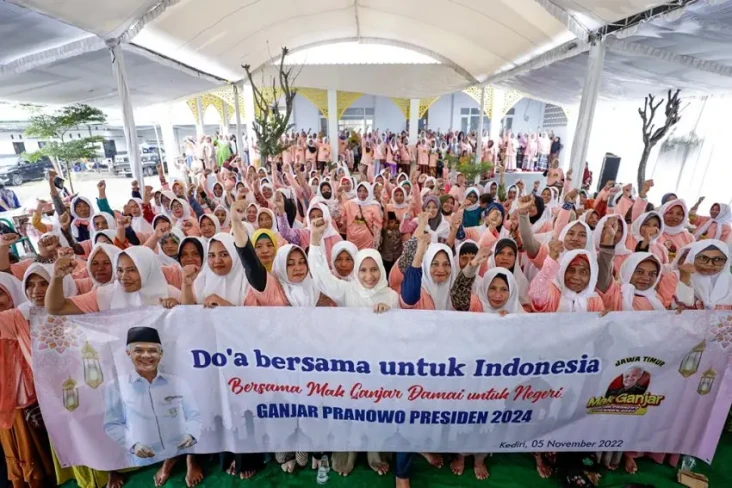 Relawan Mak Ganjar di...