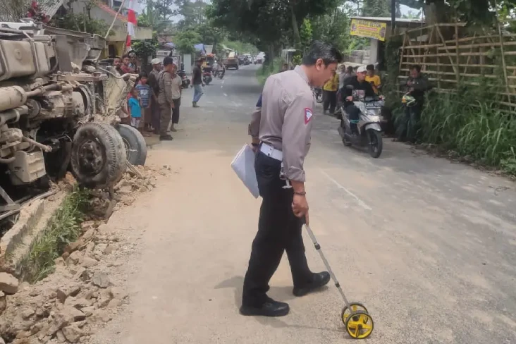 Hilang Kendali di Jalan...
