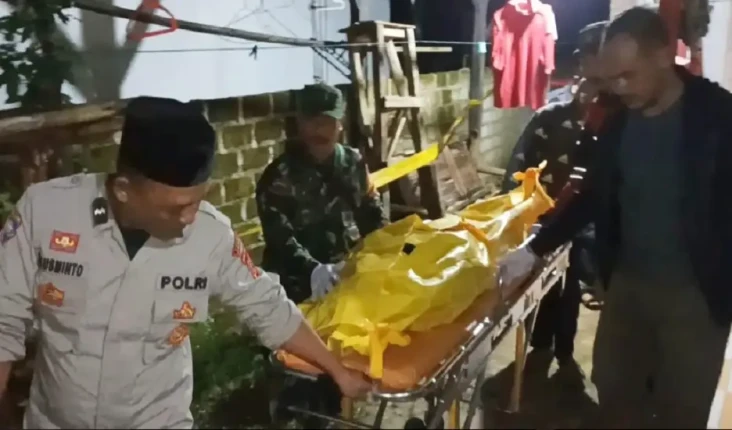 Ibu Rumah Tangga di...