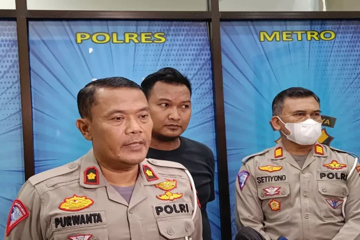 Polisi Mediasi Pengemudi...