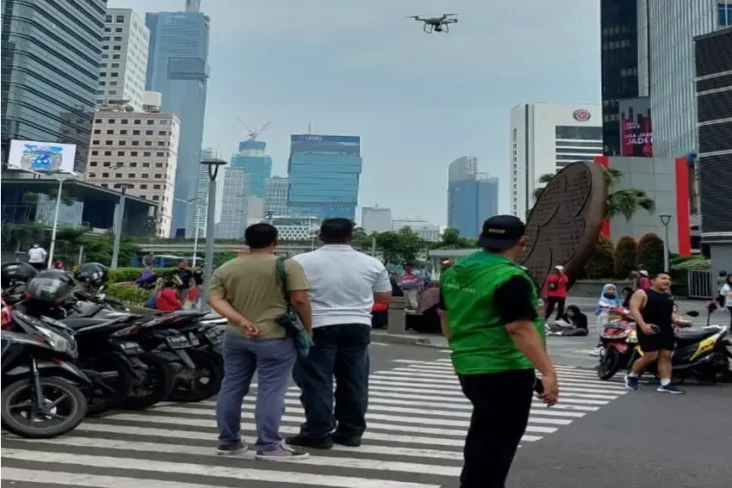 Keren! Drone Tangkap...