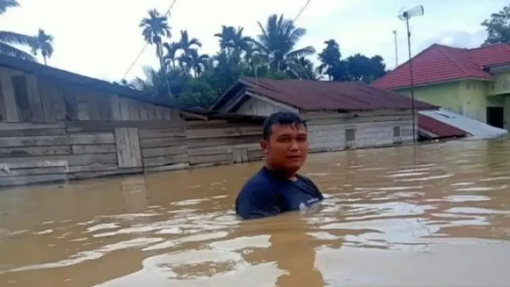 Banjir Rendam 12 Kecamatan...