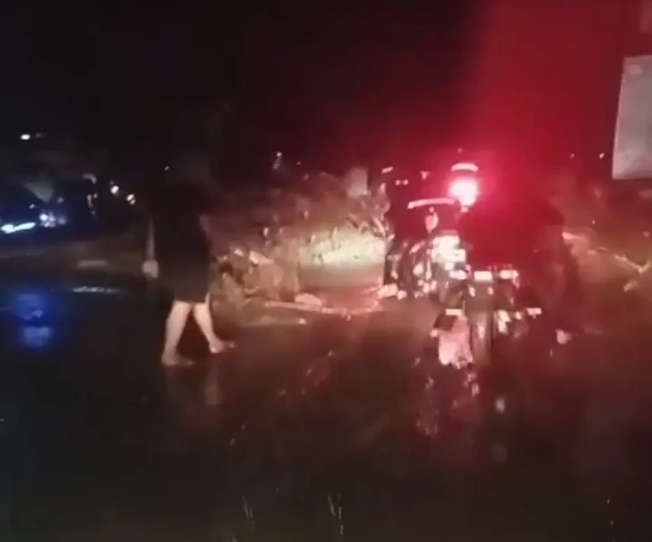 Banjir Rendam 2 Kecamatan...