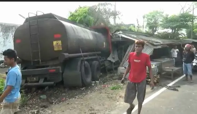 Sopir Ngantuk, Truk...