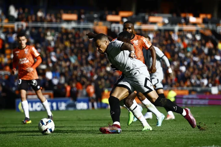 Lorient vs Paris Saint-Germain:...