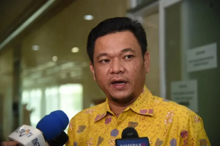 Respons Golkar soal...