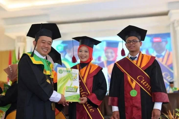 Lepas 388 Wisudawan,...