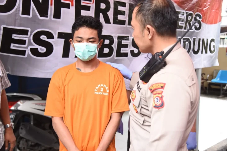 Wanita di Bandung Jadi...