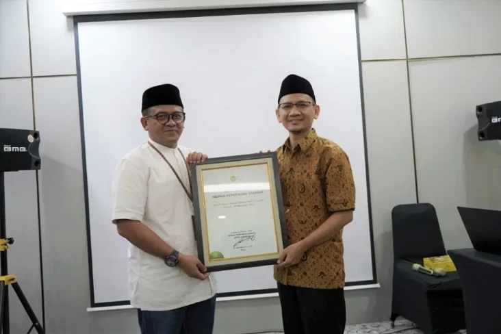 Dewan Pengawas Syariah...