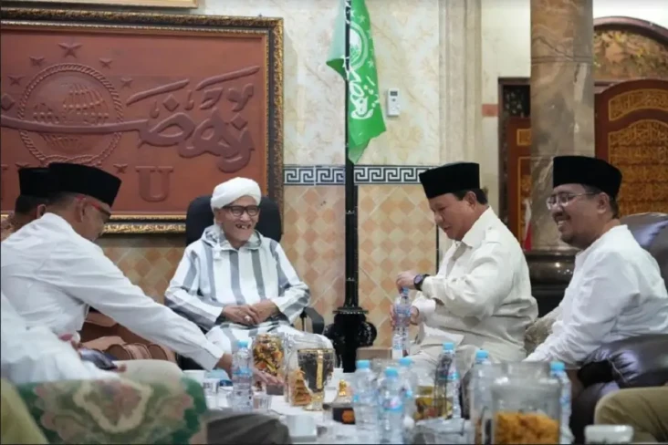 Sambangi Kediaman Kiai...