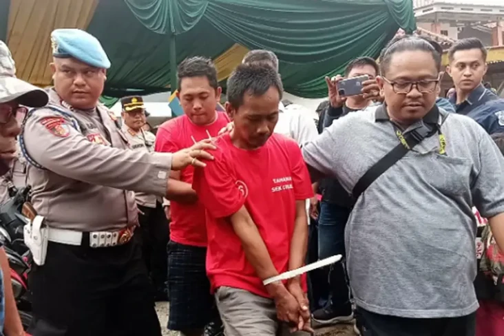 Beraksi 76 Kali, Spesialis...