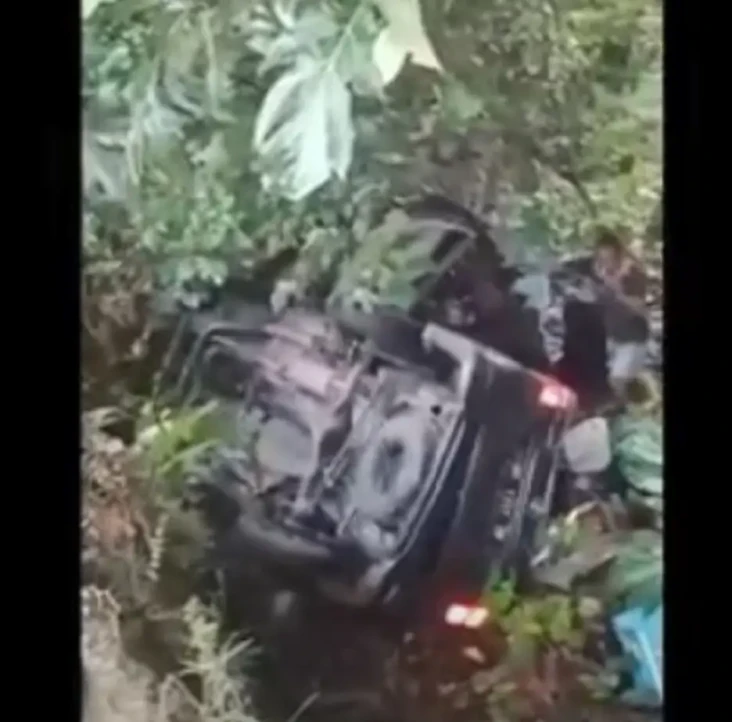 Mobil Berpenumpang 7...