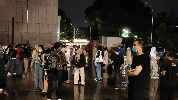 Kehujanan Nonton Bareng...