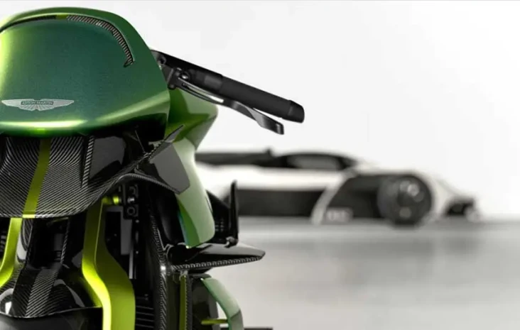 Superbike Aston Martin...