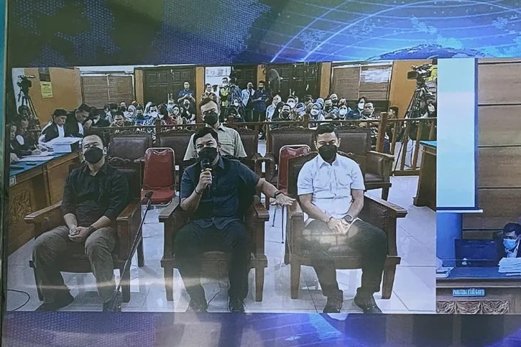Sidang Kuat Maruf dan...