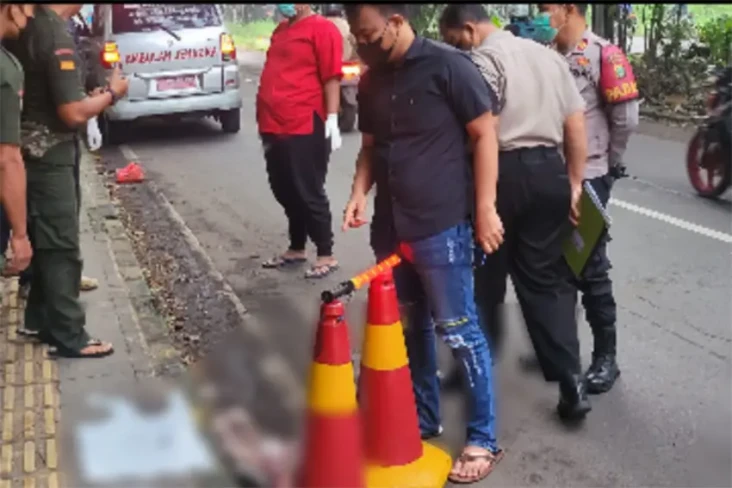 Pemulung Temukan Mayat...