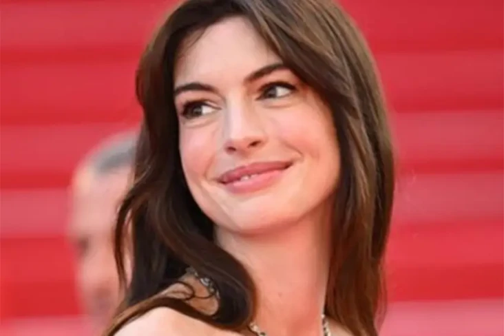 Fix! Anne Hathaway Bakal...