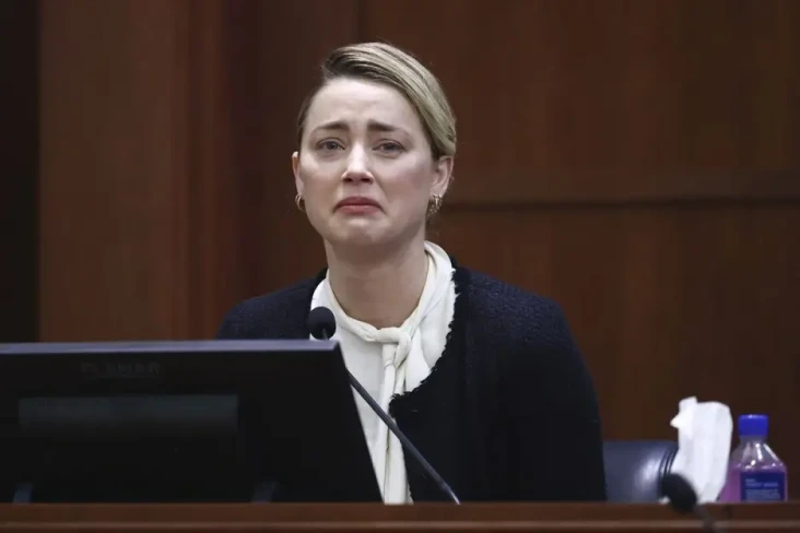 Amber Heard Kepergok...