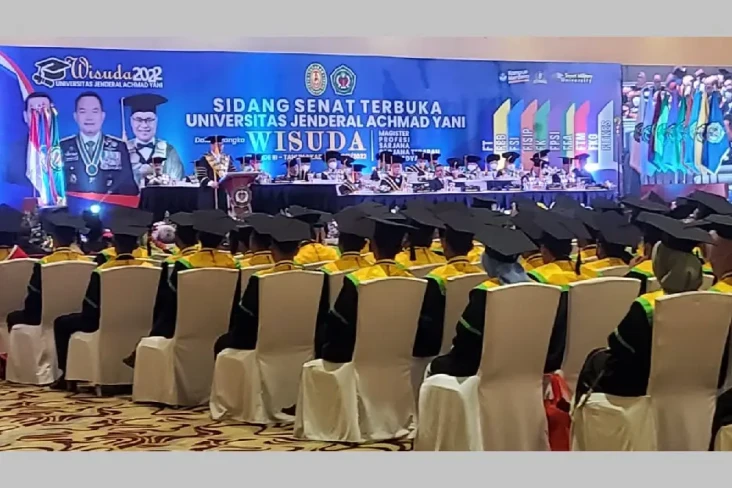 Gelar Prosesi Wisuda,...