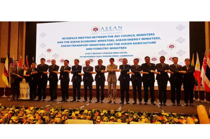 Menko Airlangga: Forum...