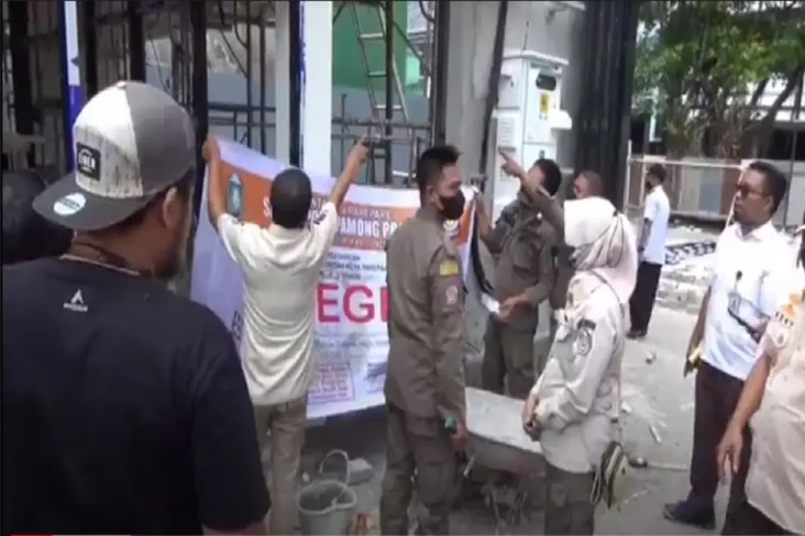 Tidak Miliki IMB, Bangunan...