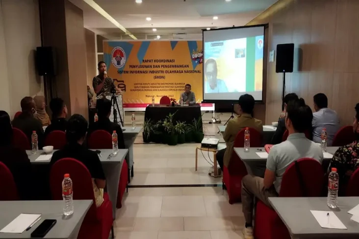 Kemenpora: Industri...