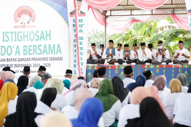 Ratusan Ustaz dan Ibu-ibu...