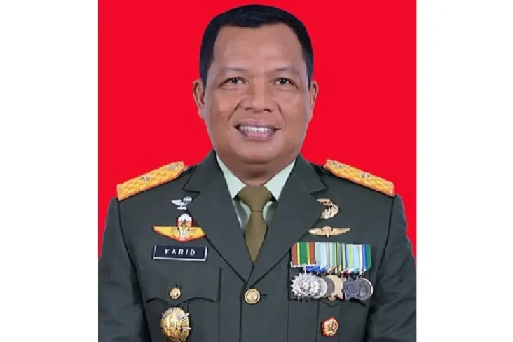 Panglima TNI Tunjuk...