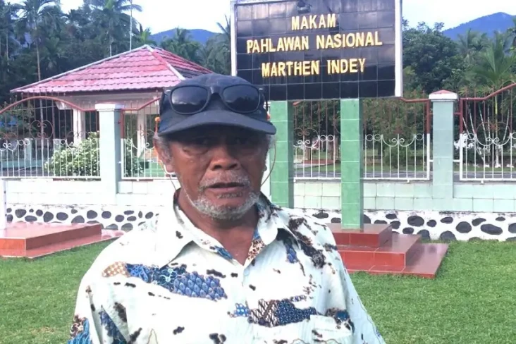 Penjaga Makam Pahlawan...