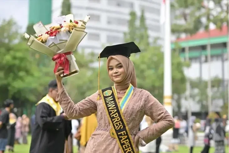 Biayai Kuliah Sendiri...