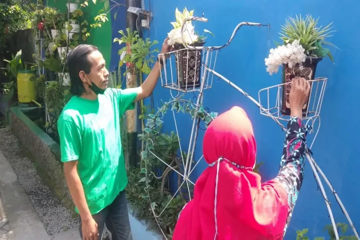 Kampung Jagir, Revolusi...
