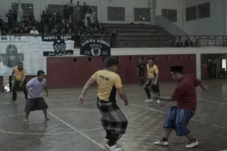 Keseruan saat Perwira...