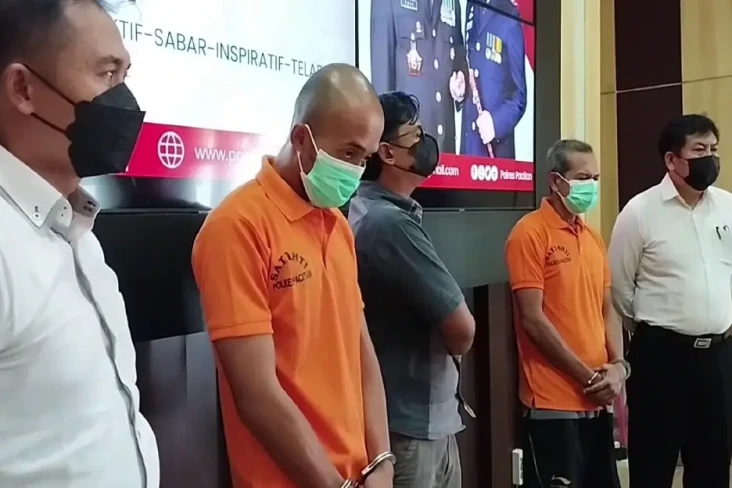 Biadab! 2 Pria di Pacitan...