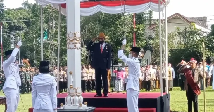 Terharu! Soepardjo,...