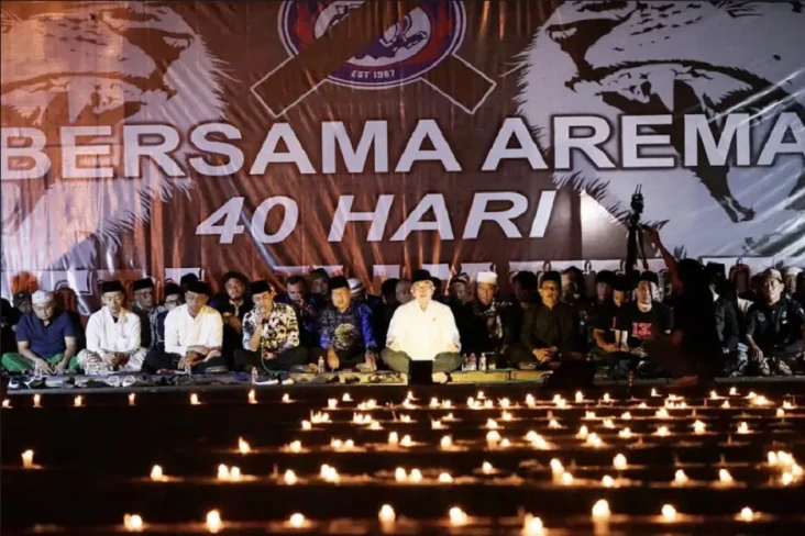 Arema FC Gelar Doa dan...