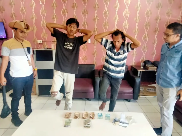 2 Pemalak Sopir Truk...