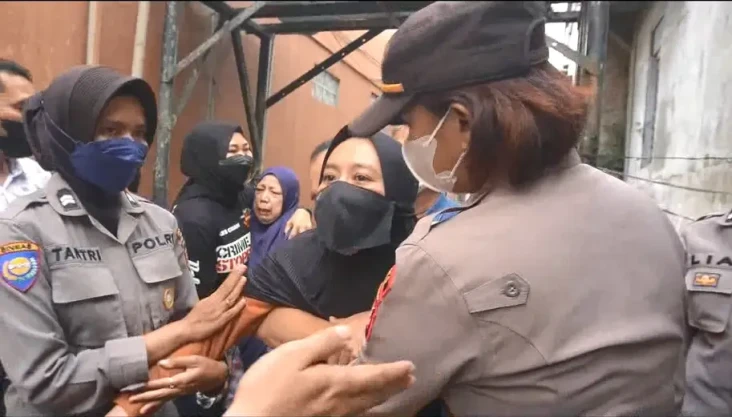 Lihat Pelaku, Ibu Bocah...