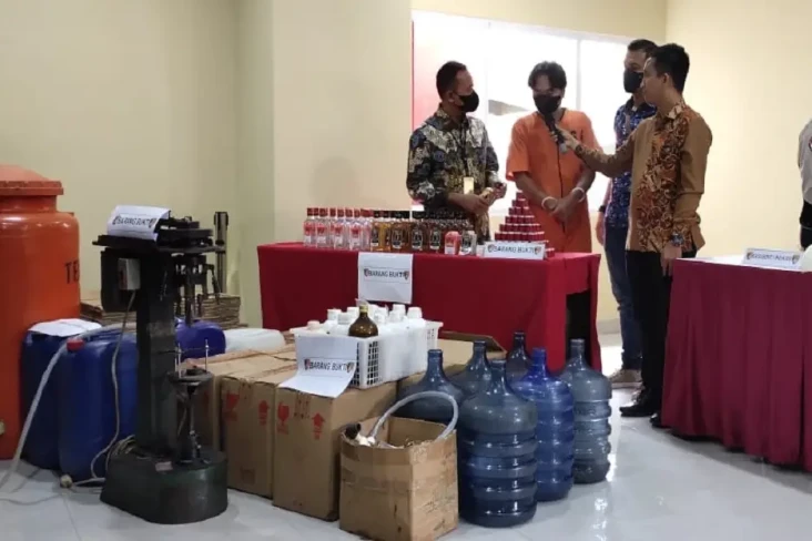 Polisi Gerebek Produsen...