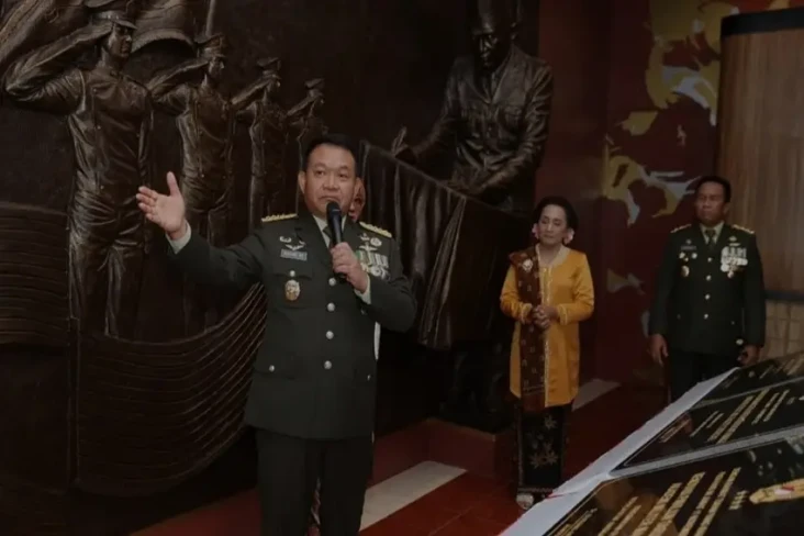 Momen KSAD Dudung Resmikan...