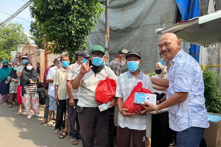 Bantu Perekonomian Warga...
