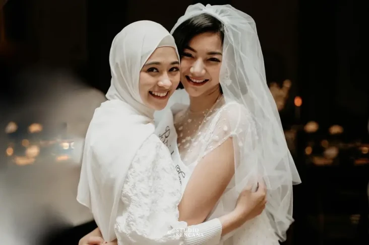 Poppy Bunga Sampaikan...
