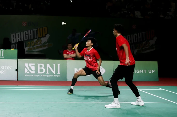 Lisa Ayu Juara Hylo...