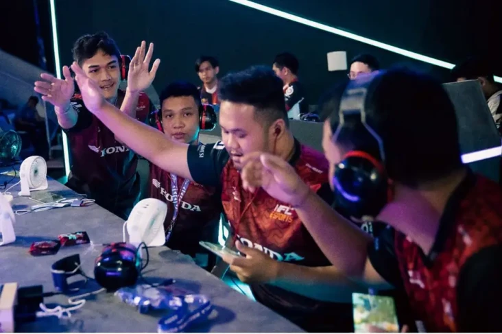 NFT Esports Makassar...
