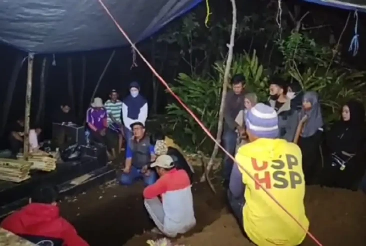 Tangis Keluarga Iringi...