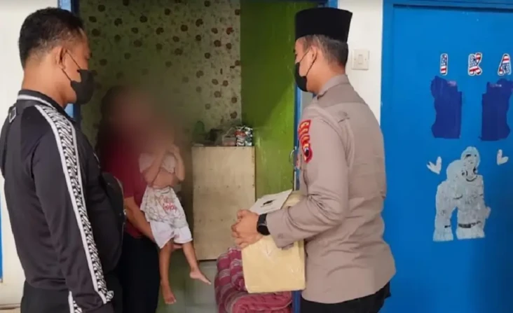 Mengharukan, Anggota...