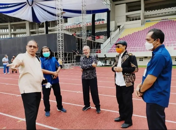 Sidak Stadion Manahan,...