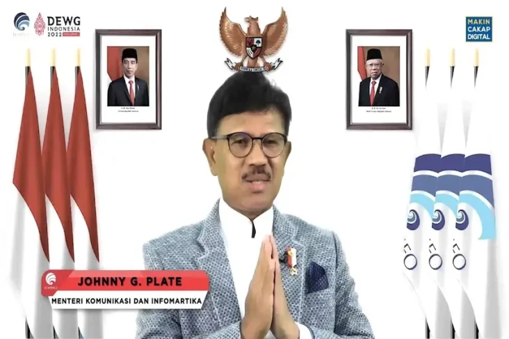 Kemenkominfo Gelar Webiner...
