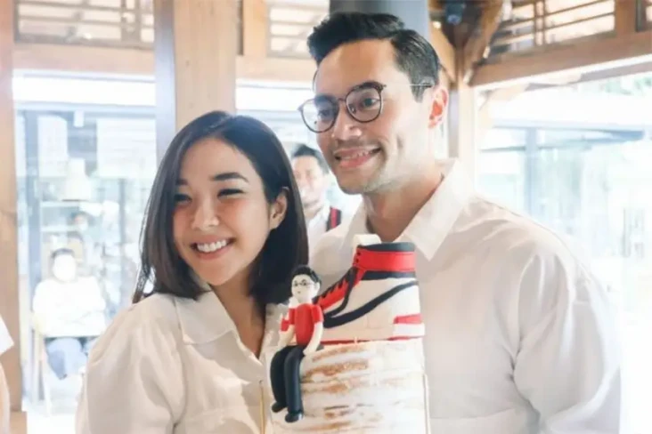 Pacaran dengan Rino...