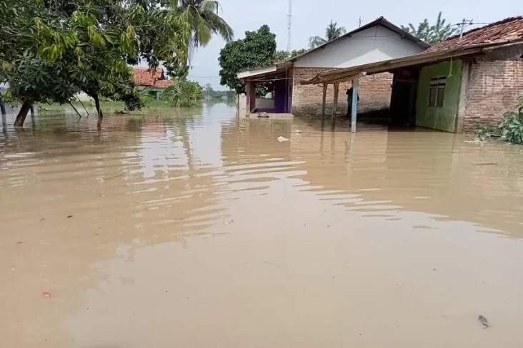 2 Desa di Karawang Diterjang...