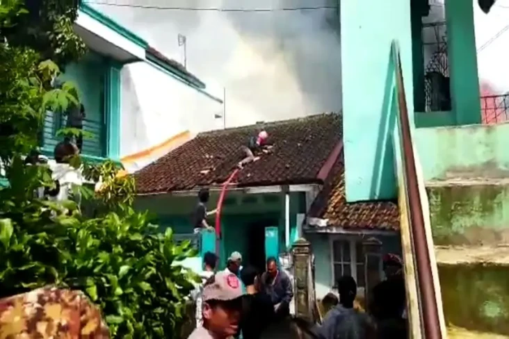 Belasan Rumah Warga...